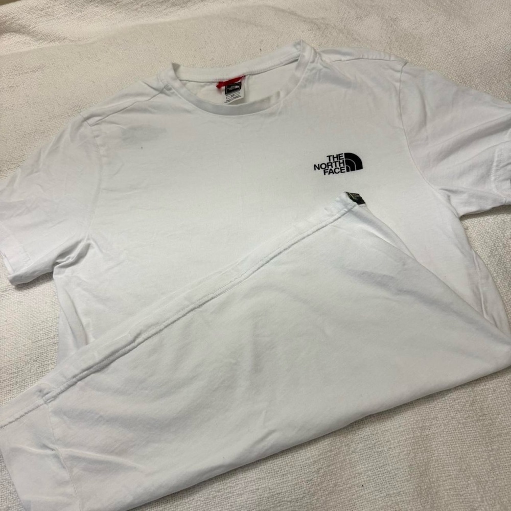 Perfect Condition North Face Tee